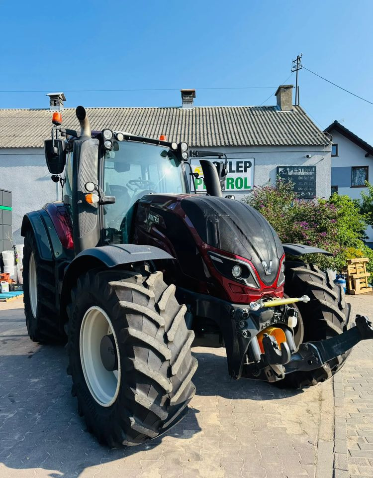 Valtra T174 Versu - Tractor: afbeelding 4 Valtra T174 Versu - Tractor: afbeelding 4