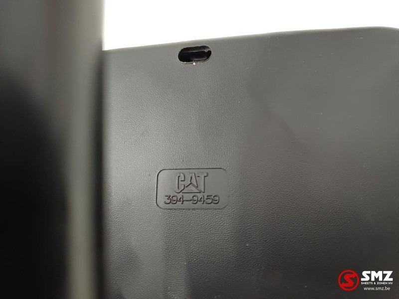 Caterpillar Mirror side view Caterpillar - Achteruitkijkspiegel voor Intern transport: afbeelding 3 Caterpillar Mirror side view Caterpillar - Achteruitkijkspiegel voor Intern transport: afbeelding 3