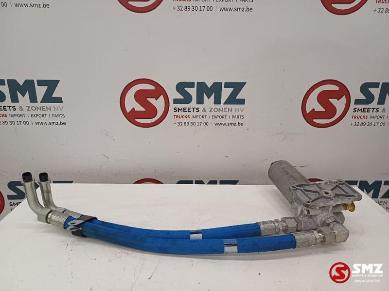 Caterpillar Oil filter + high temperature hose Caterpillar - Oliefilter voor Intern transport: afbeelding 2 Caterpillar Oil filter + high temperature hose Caterpillar - Oliefilter voor Intern transport: afbeelding 2