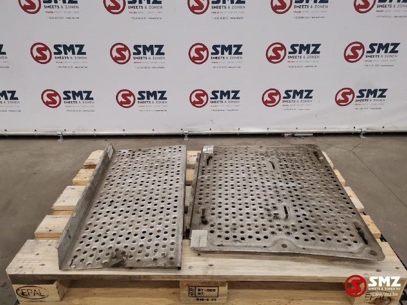 DAF Occ opstapplaten DAF xf105 - Treeplank voor Vrachtwagen: afbeelding 1 DAF Occ opstapplaten DAF xf105 - Treeplank voor Vrachtwagen: afbeelding 1