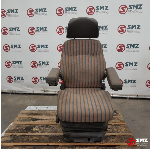 Diversen Occ bestuurdersstoel ISRI 6000 - Cabine en interieur voor Vrachtwagen: afbeelding 1 Diversen Occ bestuurdersstoel ISRI 6000 - Cabine en interieur voor Vrachtwagen: afbeelding 1