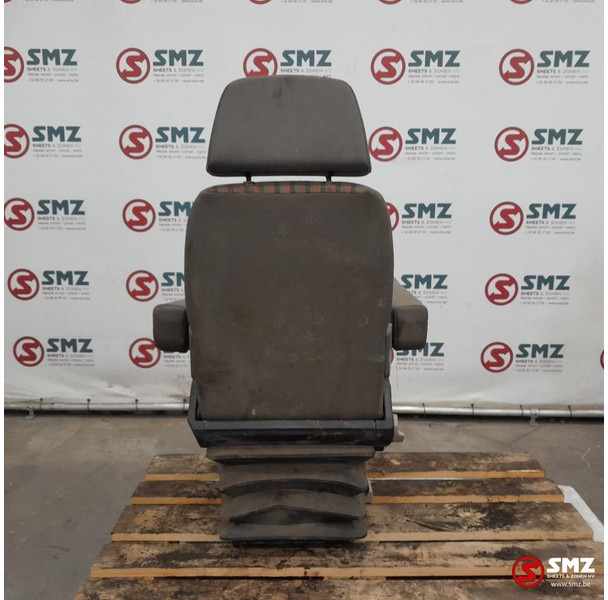 Diversen Occ bestuurdersstoel ISRI 6000 - Cabine en interieur voor Vrachtwagen: afbeelding 2 Diversen Occ bestuurdersstoel ISRI 6000 - Cabine en interieur voor Vrachtwagen: afbeelding 2