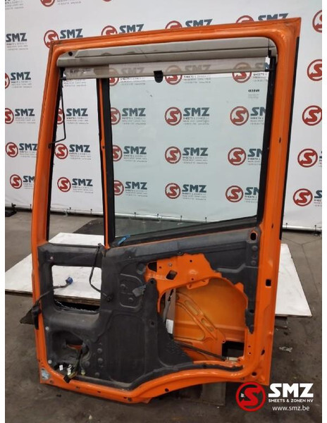 Iveco Occ deur rechts Iveco - Deur en onderdelen voor Vrachtwagen: afbeelding 2 Iveco Occ deur rechts Iveco - Deur en onderdelen voor Vrachtwagen: afbeelding 2