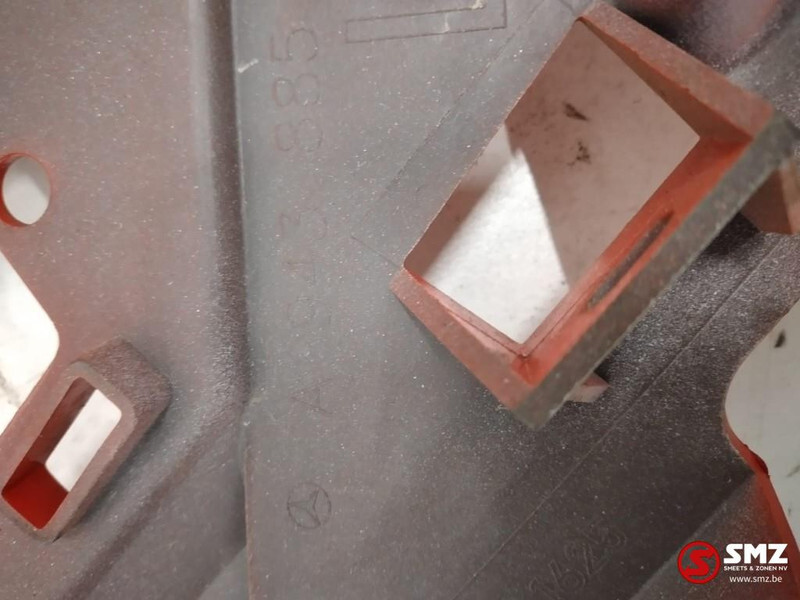 Mercedes-Benz Bumper Mercedes Actros MP2 MP3 A9438851625 - Bumper voor Vrachtwagen: afbeelding 2 Mercedes-Benz Bumper Mercedes Actros MP2 MP3 A9438851625 - Bumper voor Vrachtwagen: afbeelding 2