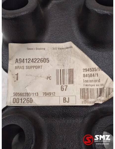 Mercedes-Benz Motorsteun links mercedes actros - Motorsteun voor Vrachtwagen: afbeelding 4 Mercedes-Benz Motorsteun links mercedes actros - Motorsteun voor Vrachtwagen: afbeelding 4