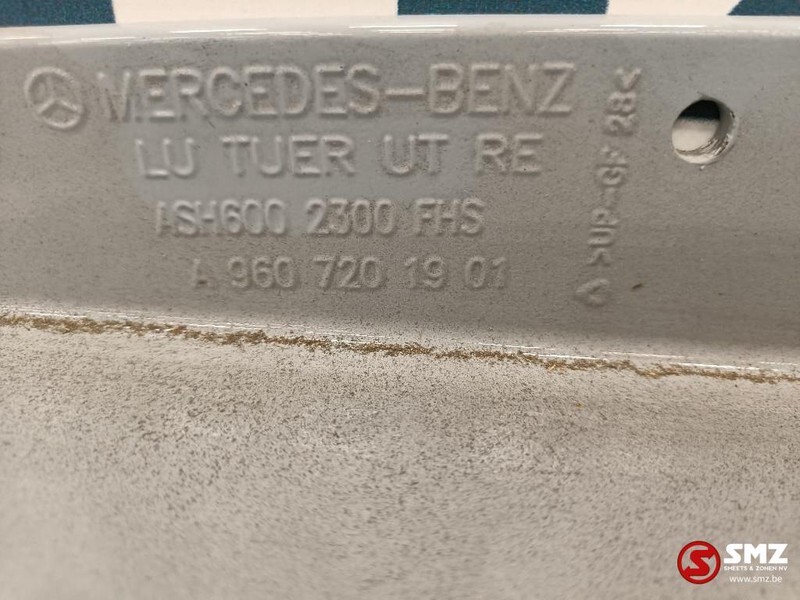 Mercedes-Benz Occ Deurverlenger Rechts Mercedes Actros MP4 - Deur en onderdelen voor Vrachtwagen: afbeelding 2 Mercedes-Benz Occ Deurverlenger Rechts Mercedes Actros MP4 - Deur en onderdelen voor Vrachtwagen: afbeelding 2