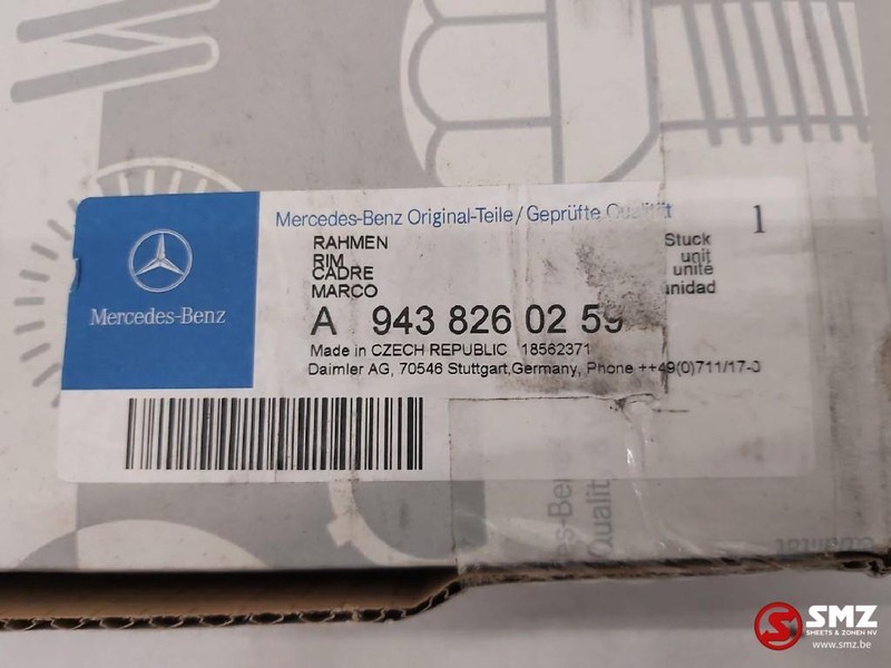 Mercedes-Benz Occ Koplamp sierlijst chroom links Actros MP2/MP3 - Koplamp voor Vrachtwagen: afbeelding 3 Mercedes-Benz Occ Koplamp sierlijst chroom links Actros MP2/MP3 - Koplamp voor Vrachtwagen: afbeelding 3