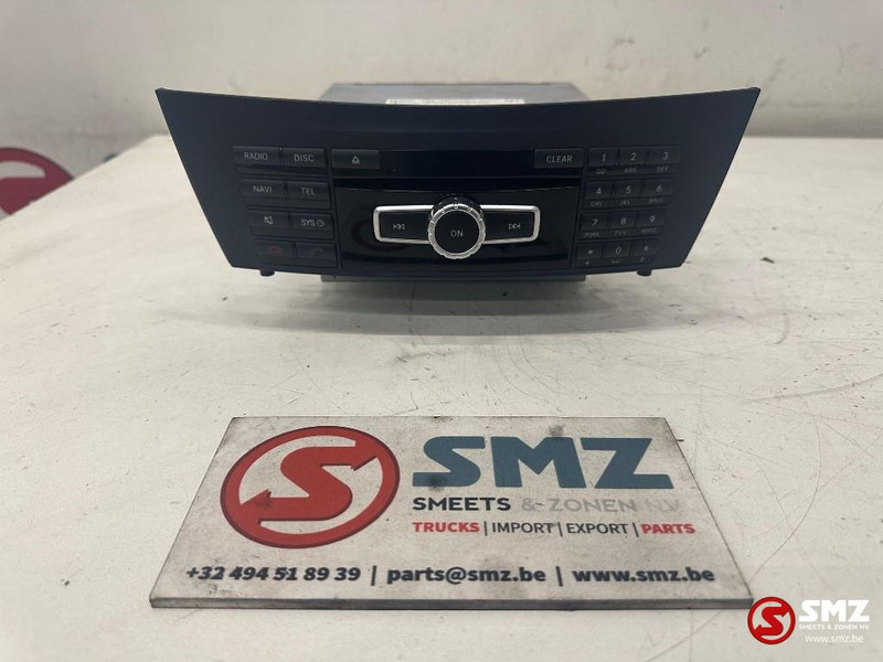 Mercedes-Benz Occ Radio Mercedes W204 - Elektrisch systeem voor Personenwagen: afbeelding 3 Mercedes-Benz Occ Radio Mercedes W204 - Elektrisch systeem voor Personenwagen: afbeelding 3