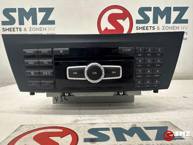 Mercedes-Benz Occ Radio Mercedes W204 - Elektrisch systeem voor Personenwagen: afbeelding 1 Mercedes-Benz Occ Radio Mercedes W204 - Elektrisch systeem voor Personenwagen: afbeelding 1