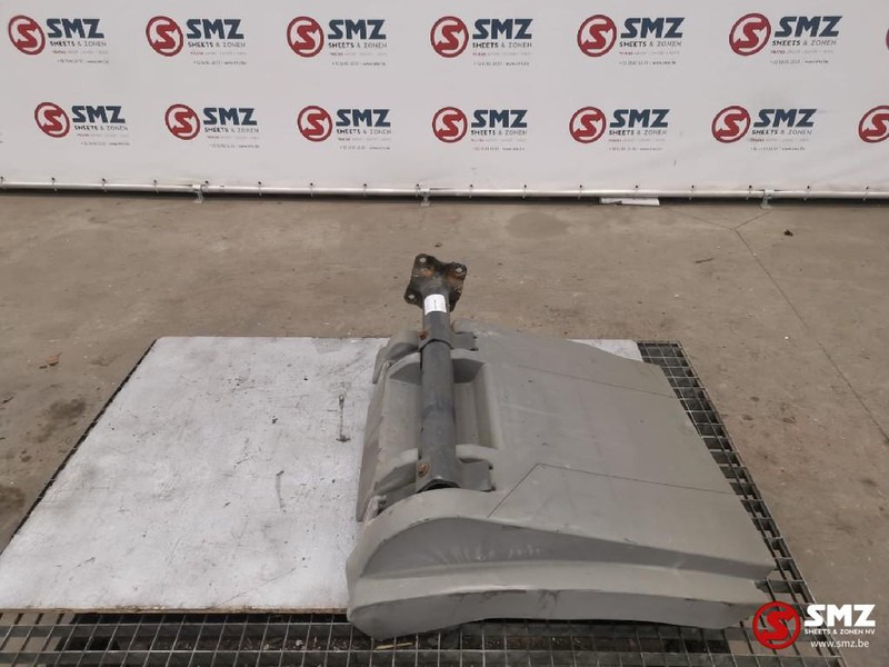 Mercedes-Benz Occ Spatbord met steun Actros MP2/MP3 - Carrosserie en exterieur voor Vrachtwagen: afbeelding 2 Mercedes-Benz Occ Spatbord met steun Actros MP2/MP3 - Carrosserie en exterieur voor Vrachtwagen: afbeelding 2