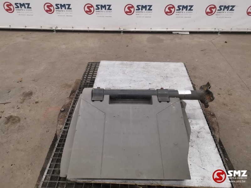Mercedes-Benz Occ Spatbord met steun Actros MP2/MP3 - Carrosserie en exterieur voor Vrachtwagen: afbeelding 1 Mercedes-Benz Occ Spatbord met steun Actros MP2/MP3 - Carrosserie en exterieur voor Vrachtwagen: afbeelding 1