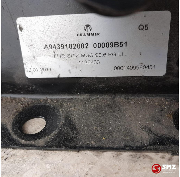 Mercedes-Benz Occ bestuurdersstoel Mercedes Actros MP3 - Cabine en interieur voor Vrachtwagen: afbeelding 5 Mercedes-Benz Occ bestuurdersstoel Mercedes Actros MP3 - Cabine en interieur voor Vrachtwagen: afbeelding 5