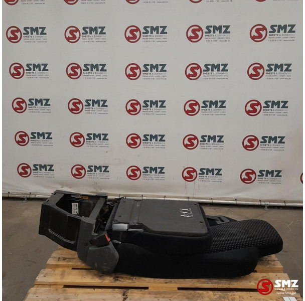 Mercedes-Benz Occ bijrijdersstoel rechts Mercedes - Cabine en interieur voor Vrachtwagen: afbeelding 2 Mercedes-Benz Occ bijrijdersstoel rechts Mercedes - Cabine en interieur voor Vrachtwagen: afbeelding 2