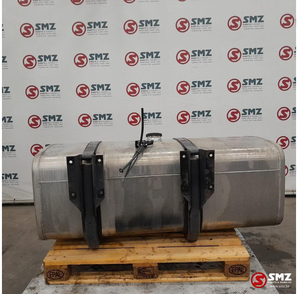 Mercedes-Benz Occ brandstoftank 500L + brandstofniveausensor + s - Brandstoftank voor Vrachtwagen: afbeelding 2 Mercedes-Benz Occ brandstoftank 500L + brandstofniveausensor + s - Brandstoftank voor Vrachtwagen: afbeelding 2