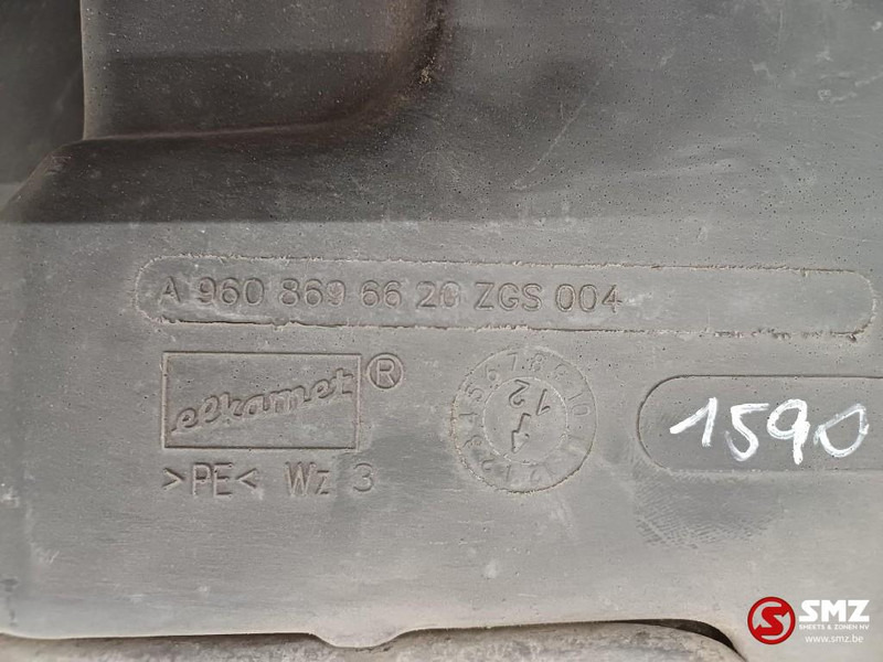 Mercedes-Benz Occ ruitenvloeistofreservoir Mercedes - Raam en onderdelen voor Vrachtwagen: afbeelding 5 Mercedes-Benz Occ ruitenvloeistofreservoir Mercedes - Raam en onderdelen voor Vrachtwagen: afbeelding 5