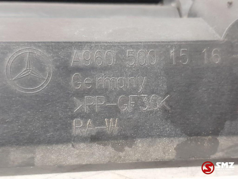 Mercedes-Benz Occ ventilatorkap Mercedes - Rooster voor Vrachtwagen: afbeelding 3 Mercedes-Benz Occ ventilatorkap Mercedes - Rooster voor Vrachtwagen: afbeelding 3