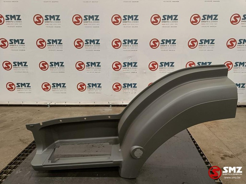 Mercedes-Benz Opstapbak boven links Axor - Carrosserie en exterieur voor Vrachtwagen: afbeelding 1 Mercedes-Benz Opstapbak boven links Axor - Carrosserie en exterieur voor Vrachtwagen: afbeelding 1