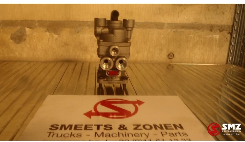 Mercedes-Benz Rem ventiel - Remventiel voor Vrachtwagen: afbeelding 1 Mercedes-Benz Rem ventiel - Remventiel voor Vrachtwagen: afbeelding 1