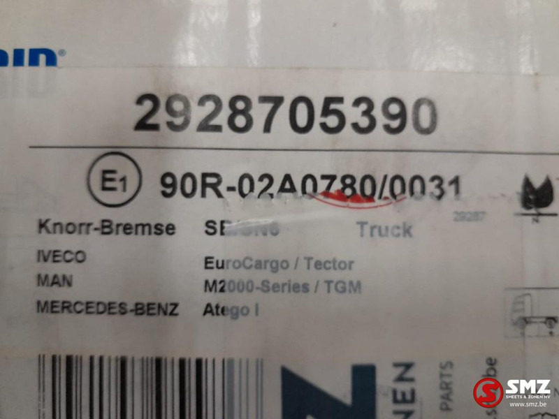 Mercedes-Benz Remblokkenset Mercedes - Remblokken voor Vrachtwagen: afbeelding 4 Mercedes-Benz Remblokkenset Mercedes - Remblokken voor Vrachtwagen: afbeelding 4