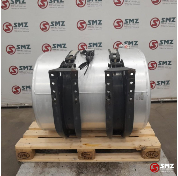 Renault Occ brandstoftank 360L + brandstofniveausensor Ren - Brandstoftank voor Vrachtwagen: afbeelding 2 Renault Occ brandstoftank 360L + brandstofniveausensor Ren - Brandstoftank voor Vrachtwagen: afbeelding 2