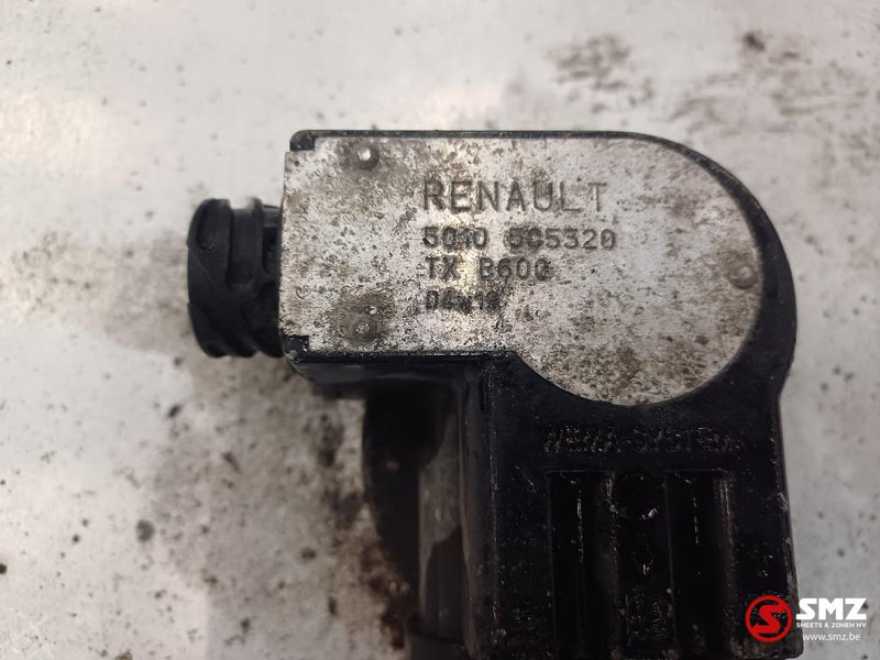 Renault Occ brandstoftank 735L Renault - Brandstoftank voor Vrachtwagen: afbeelding 5 Renault Occ brandstoftank 735L Renault - Brandstoftank voor Vrachtwagen: afbeelding 5