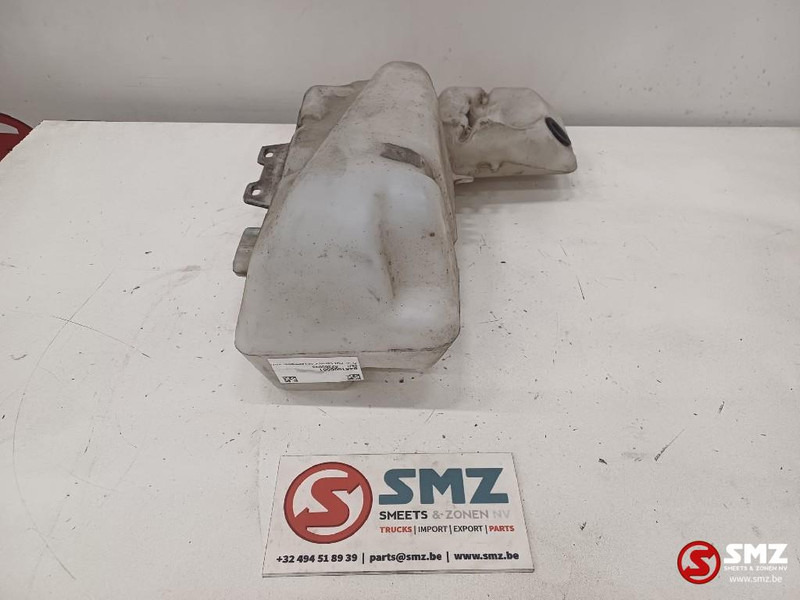 Renault Occ ruitensproeierreservoir Renault T 82303046 - Ruitenwisser voor Vrachtwagen: afbeelding 4 Renault Occ ruitensproeierreservoir Renault T 82303046 - Ruitenwisser voor Vrachtwagen: afbeelding 4