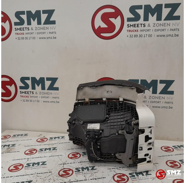 Scania Occ koplamp rechts Scania - Koplamp voor Vrachtwagen: afbeelding 2 Scania Occ koplamp rechts Scania - Koplamp voor Vrachtwagen: afbeelding 2