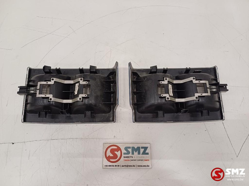 Volvo Occ binnenverlichting links + rechts Volvo - Cabine en interieur voor Vrachtwagen: afbeelding 2 Volvo Occ binnenverlichting links + rechts Volvo - Cabine en interieur voor Vrachtwagen: afbeelding 2