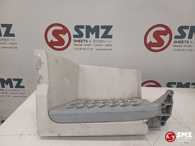 Volvo Occ opstaptrede rechts Volvo - Cabine en interieur voor Vrachtwagen: afbeelding 1 Volvo Occ opstaptrede rechts Volvo - Cabine en interieur voor Vrachtwagen: afbeelding 1