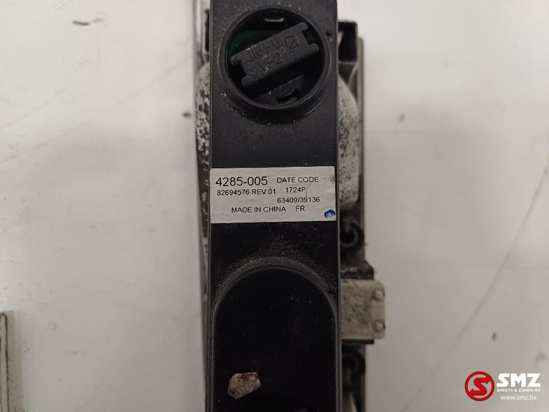 Volvo Occ set cabineverlichting deur + dak + binnen L/R - Cabine en interieur voor Vrachtwagen: afbeelding 3 Volvo Occ set cabineverlichting deur + dak + binnen L/R - Cabine en interieur voor Vrachtwagen: afbeelding 3