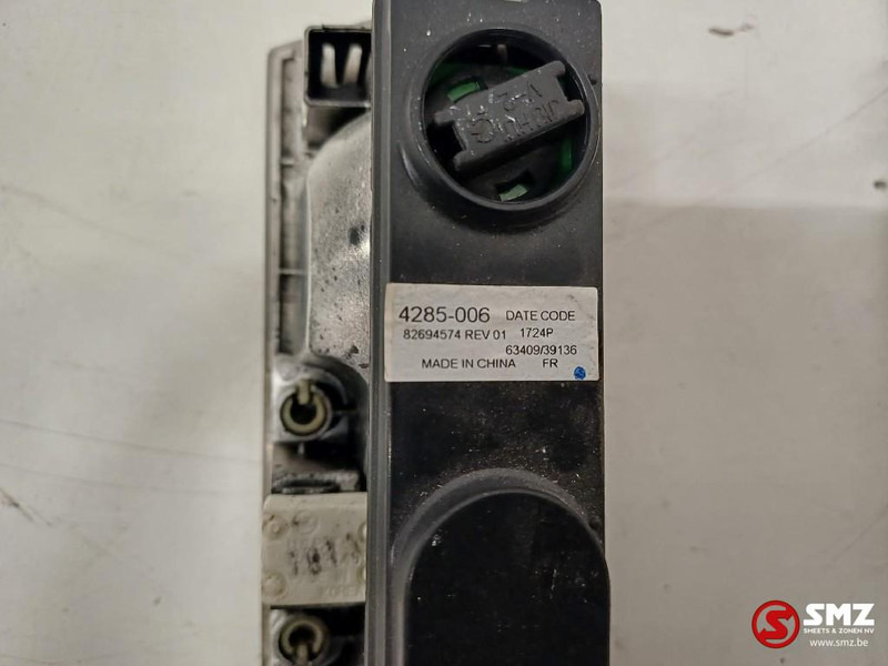 Volvo Occ set cabineverlichting deur + dak + binnen L/R - Cabine en interieur voor Vrachtwagen: afbeelding 4 Volvo Occ set cabineverlichting deur + dak + binnen L/R - Cabine en interieur voor Vrachtwagen: afbeelding 4