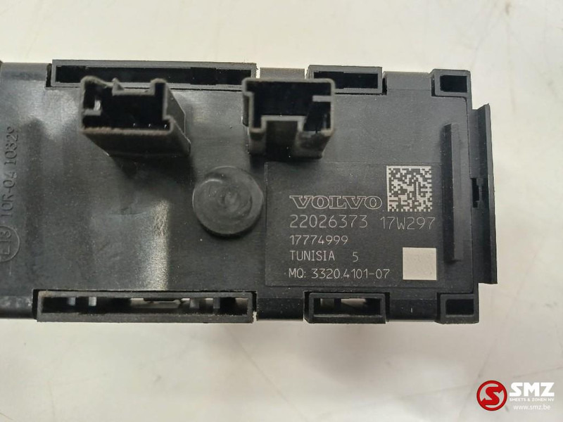 Volvo Occ set van 3 dashbordpanelen Volvo - Elektrisch systeem voor Vrachtwagen: afbeelding 4 Volvo Occ set van 3 dashbordpanelen Volvo - Elektrisch systeem voor Vrachtwagen: afbeelding 4