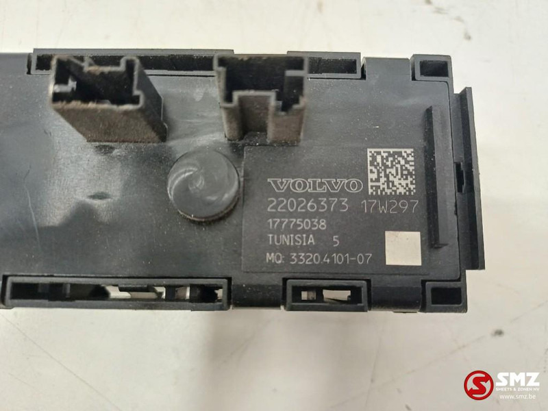 Volvo Occ set van 3 dashbordpanelen Volvo - Elektrisch systeem voor Vrachtwagen: afbeelding 3 Volvo Occ set van 3 dashbordpanelen Volvo - Elektrisch systeem voor Vrachtwagen: afbeelding 3