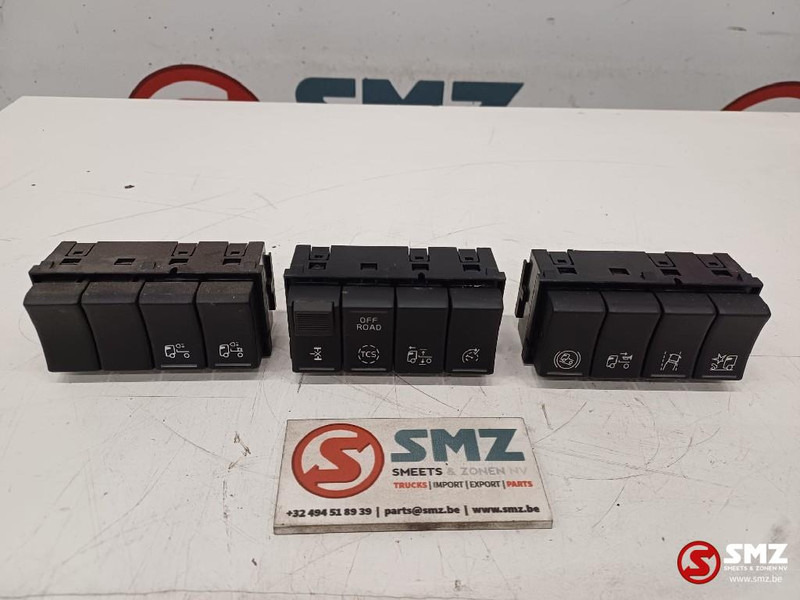 Volvo Occ set van 3 dashbordpanelen Volvo - Elektrisch systeem voor Vrachtwagen: afbeelding 1 Volvo Occ set van 3 dashbordpanelen Volvo - Elektrisch systeem voor Vrachtwagen: afbeelding 1