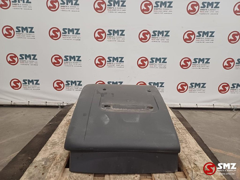 Volvo Occ spatbord cabine achter L/R Volvo - Carrosserie en exterieur voor Vrachtwagen: afbeelding 3 Volvo Occ spatbord cabine achter L/R Volvo - Carrosserie en exterieur voor Vrachtwagen: afbeelding 3