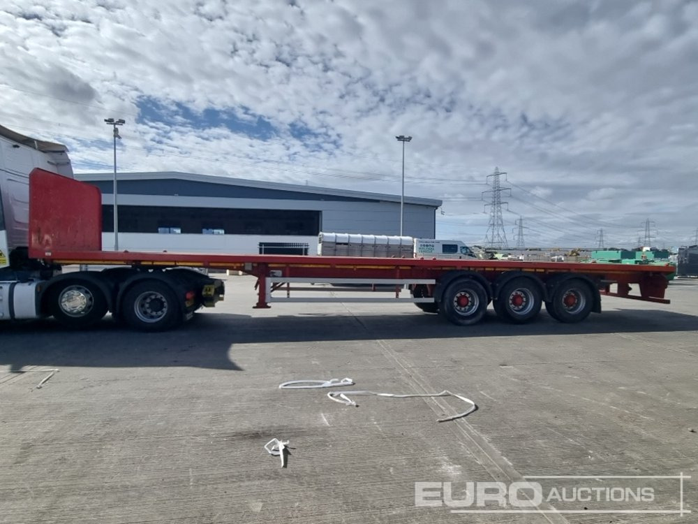 2010 Dennison Tri-Axle - Vlakke/ Open oplegger: afbeelding 2 2010 Dennison Tri-Axle - Vlakke/ Open oplegger: afbeelding 2