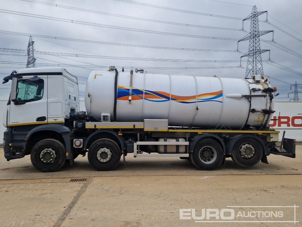 2017 Mercedes Arocs 3240 - Tankwagen: afbeelding 2 2017 Mercedes Arocs 3240 - Tankwagen: afbeelding 2