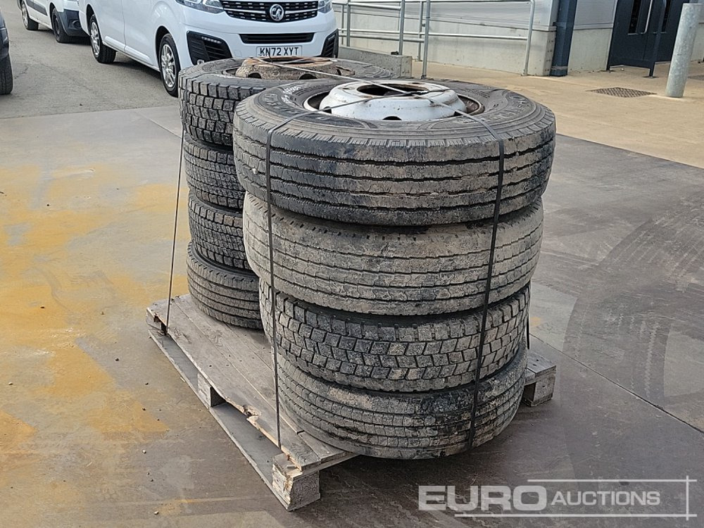 9.5R17.5 Tyre & Rim (4 of), 225/75R17.5 Tyre & Rim - Band: afbeelding 2 9.5R17.5 Tyre & Rim (4 of), 225/75R17.5 Tyre & Rim - Band: afbeelding 2
