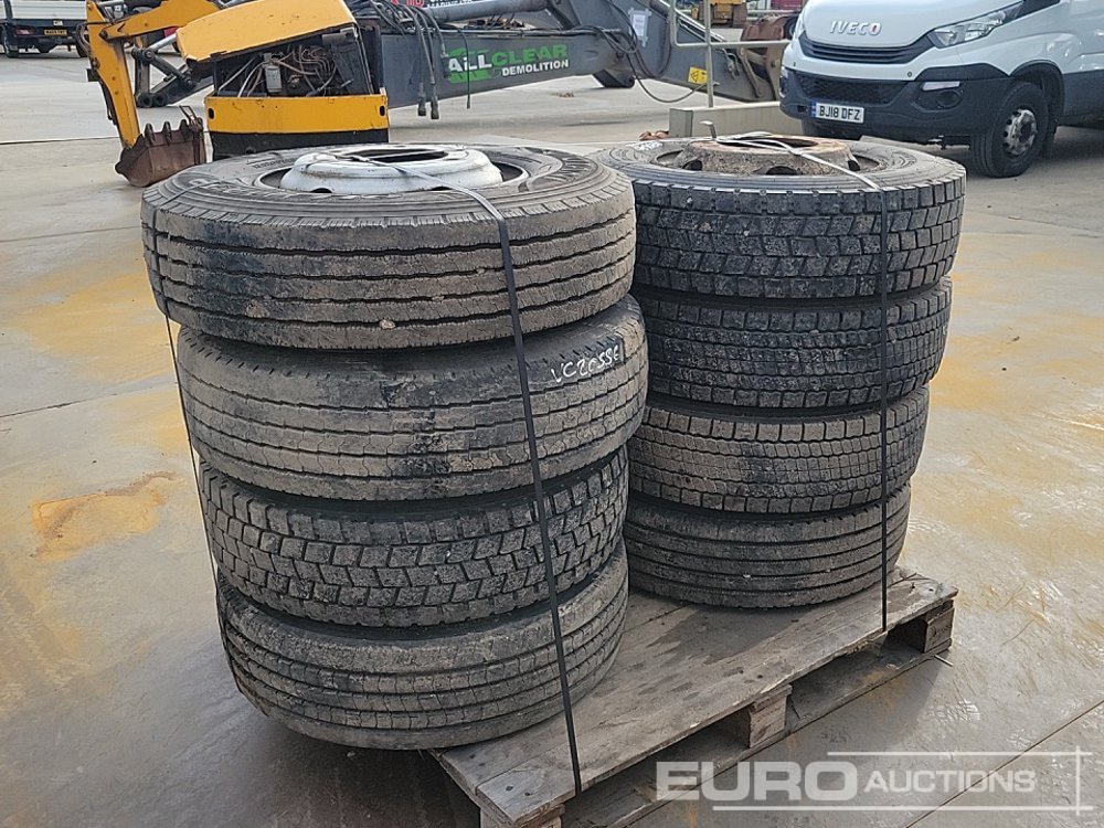 9.5R17.5 Tyre & Rim (4 of), 225/75R17.5 Tyre & Rim - Band: afbeelding 3 9.5R17.5 Tyre & Rim (4 of), 225/75R17.5 Tyre & Rim - Band: afbeelding 3