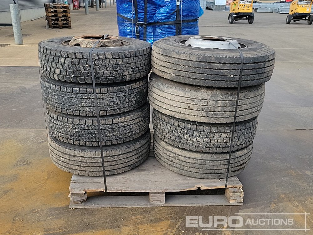 9.5R17.5 Tyre & Rim (4 of), 225/75R17.5 Tyre & Rim - Band: afbeelding 1 9.5R17.5 Tyre & Rim (4 of), 225/75R17.5 Tyre & Rim - Band: afbeelding 1