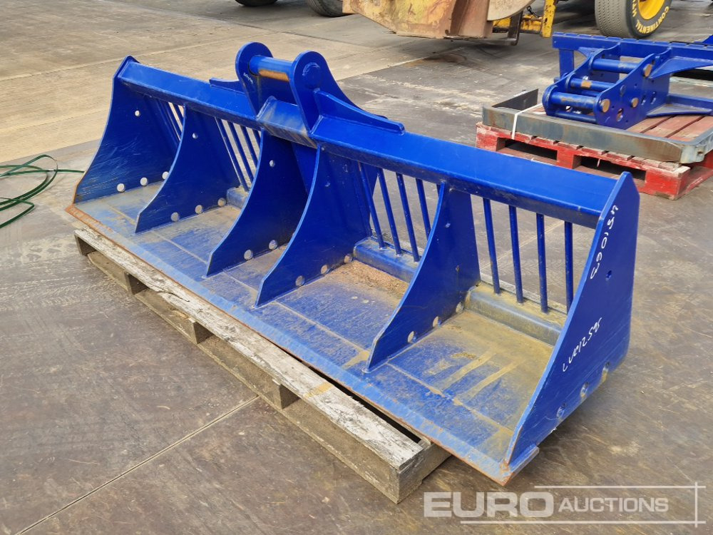 Attach2uk 94" Riddle Bucket 65mm Pin to suit 13 Ton Excavator - Bak: afbeelding 2 Attach2uk 94" Riddle Bucket 65mm Pin to suit 13 Ton Excavator - Bak: afbeelding 2