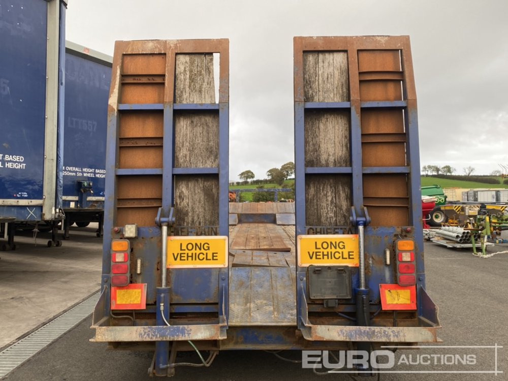Chieftain Tri Axle Step Frame Low Loader Trailer, Hydraulic Ramps, Neck Ramps - Dieplader oplegger: afbeelding 3 Chieftain Tri Axle Step Frame Low Loader Trailer, Hydraulic Ramps, Neck Ramps - Dieplader oplegger: afbeelding 3