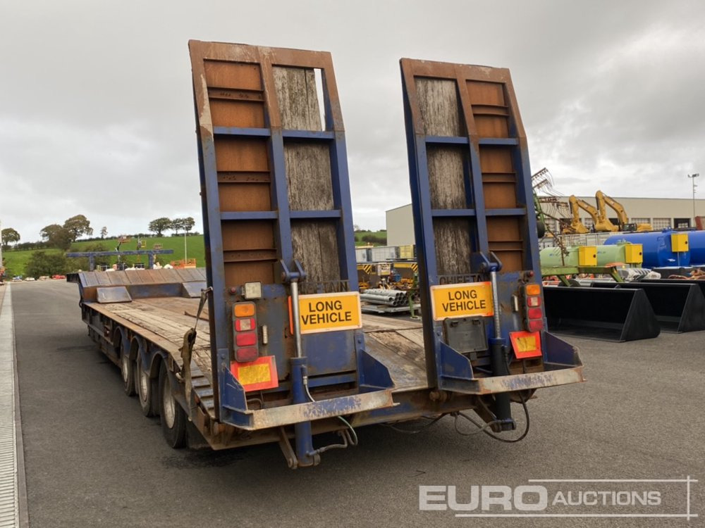 Chieftain Tri Axle Step Frame Low Loader Trailer, Hydraulic Ramps, Neck Ramps - Dieplader oplegger: afbeelding 2 Chieftain Tri Axle Step Frame Low Loader Trailer, Hydraulic Ramps, Neck Ramps - Dieplader oplegger: afbeelding 2