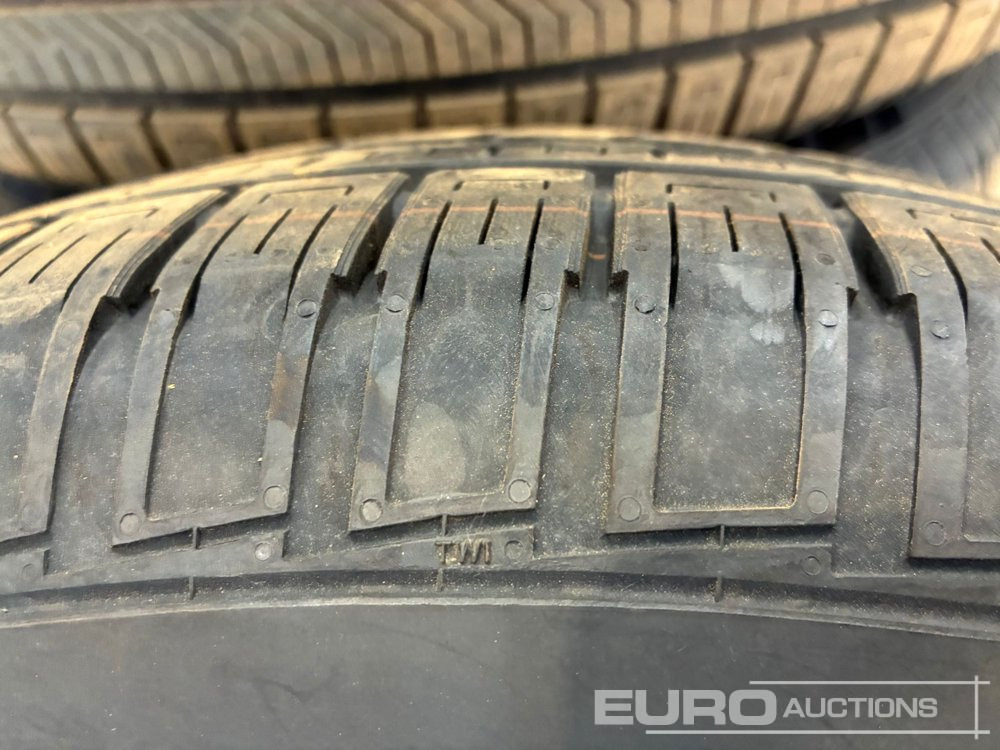 Band Continental Cross Contact 255/65R19 Tyre & Land Rover Rims to suit Land Rover Defender (5 of) (Delivery Miles Only): afbeelding 7