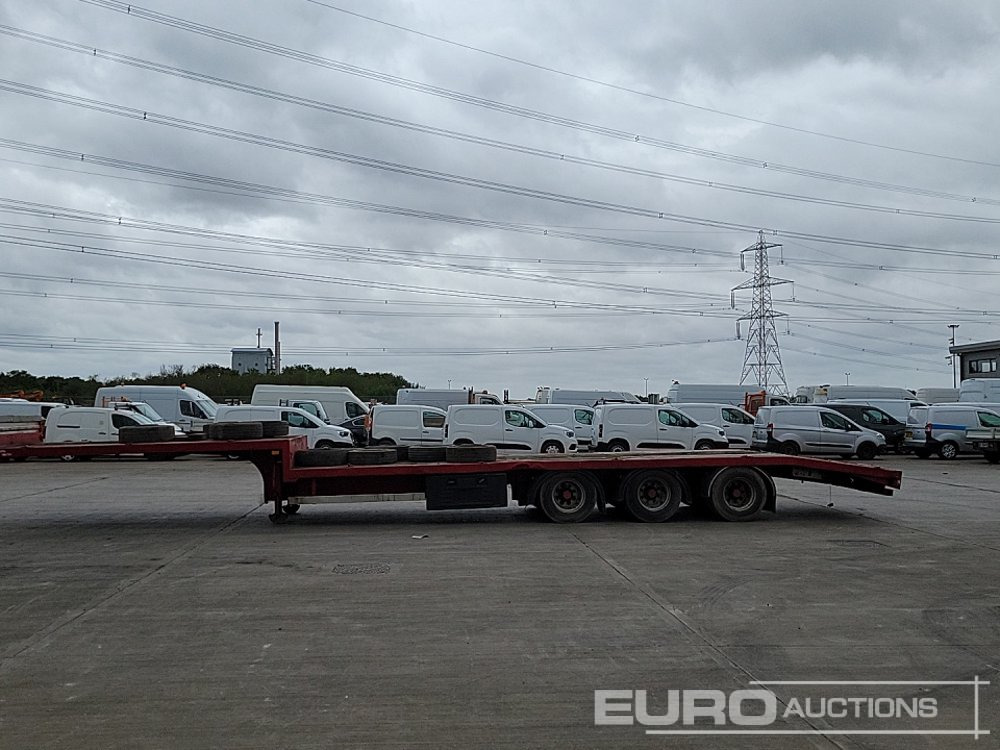 Fruehauf Tri Axle Step Frame Low Loader Trailer - Dieplader oplegger: afbeelding 2 Fruehauf Tri Axle Step Frame Low Loader Trailer - Dieplader oplegger: afbeelding 2