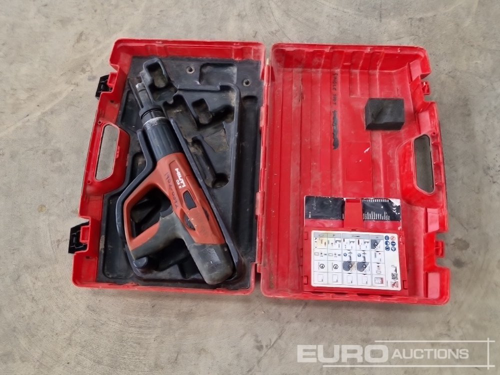 Hilti DX5 Nail Gun - Bouwmaterieel: afbeelding 2 Hilti DX5 Nail Gun - Bouwmaterieel: afbeelding 2