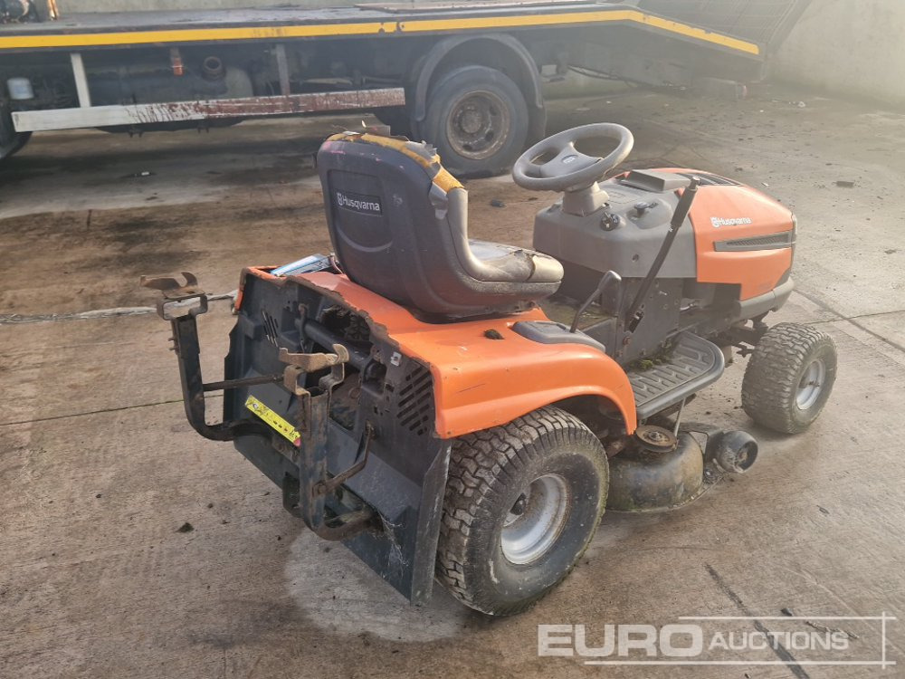 Husqvarna Petrol Ride on Lawnmower (Non Runner) - Gazonmaaier: afbeelding 3 Husqvarna Petrol Ride on Lawnmower (Non Runner) - Gazonmaaier: afbeelding 3