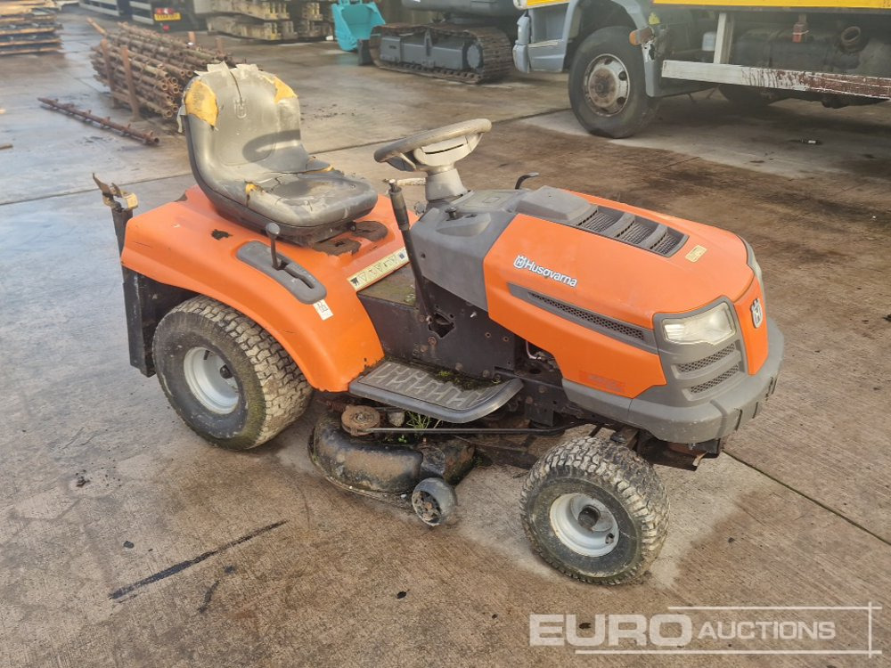 Husqvarna Petrol Ride on Lawnmower (Non Runner) - Gazonmaaier: afbeelding 4 Husqvarna Petrol Ride on Lawnmower (Non Runner) - Gazonmaaier: afbeelding 4