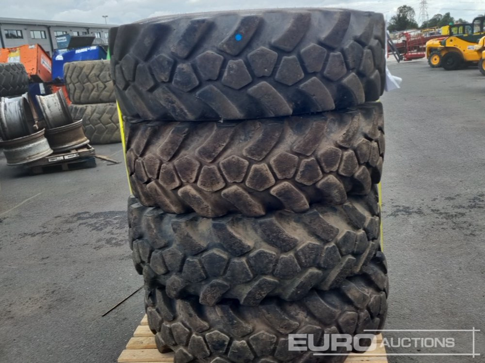 JCB 15.5-25 L-2 Tyre (4 of) - Band: afbeelding 4 JCB 15.5-25 L-2 Tyre (4 of) - Band: afbeelding 4