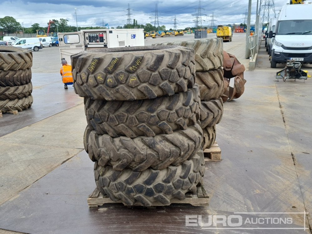 JCB 15.5-25 Tyre (6 of), Alliance 15.5-25 Tyre (2 of), 405/70 R20 Tyre (2 of) - Band: afbeelding 2 JCB 15.5-25 Tyre (6 of), Alliance 15.5-25 Tyre (2 of), 405/70 R20 Tyre (2 of) - Band: afbeelding 2